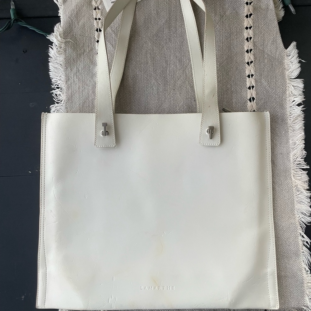 Lamarthe women’s white tote bag. Hand held clutch.